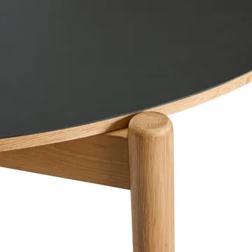 Oblique dining table - Black, Ø126 cm - Hübsch