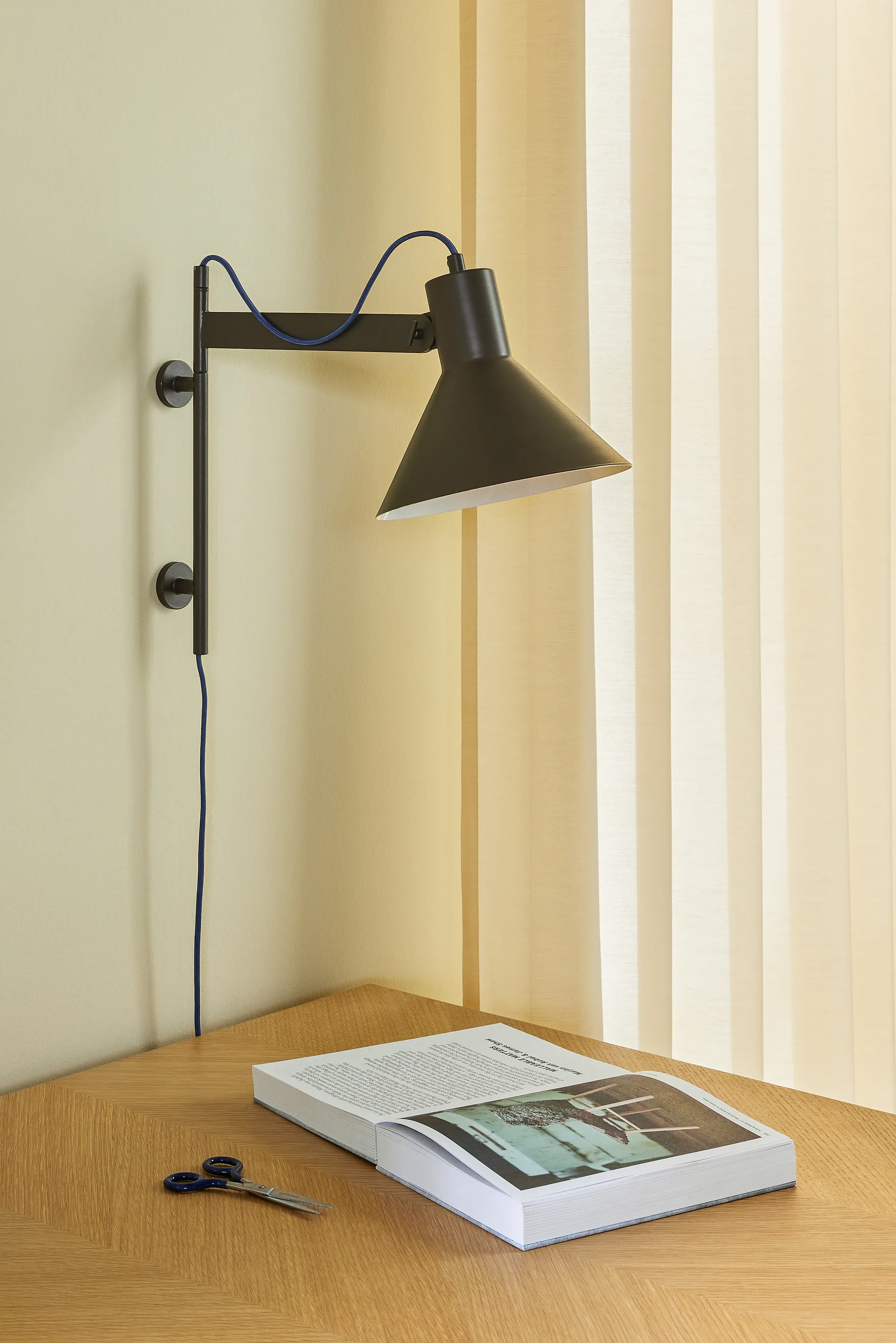 Studio wall lamp, Brown Hübsch