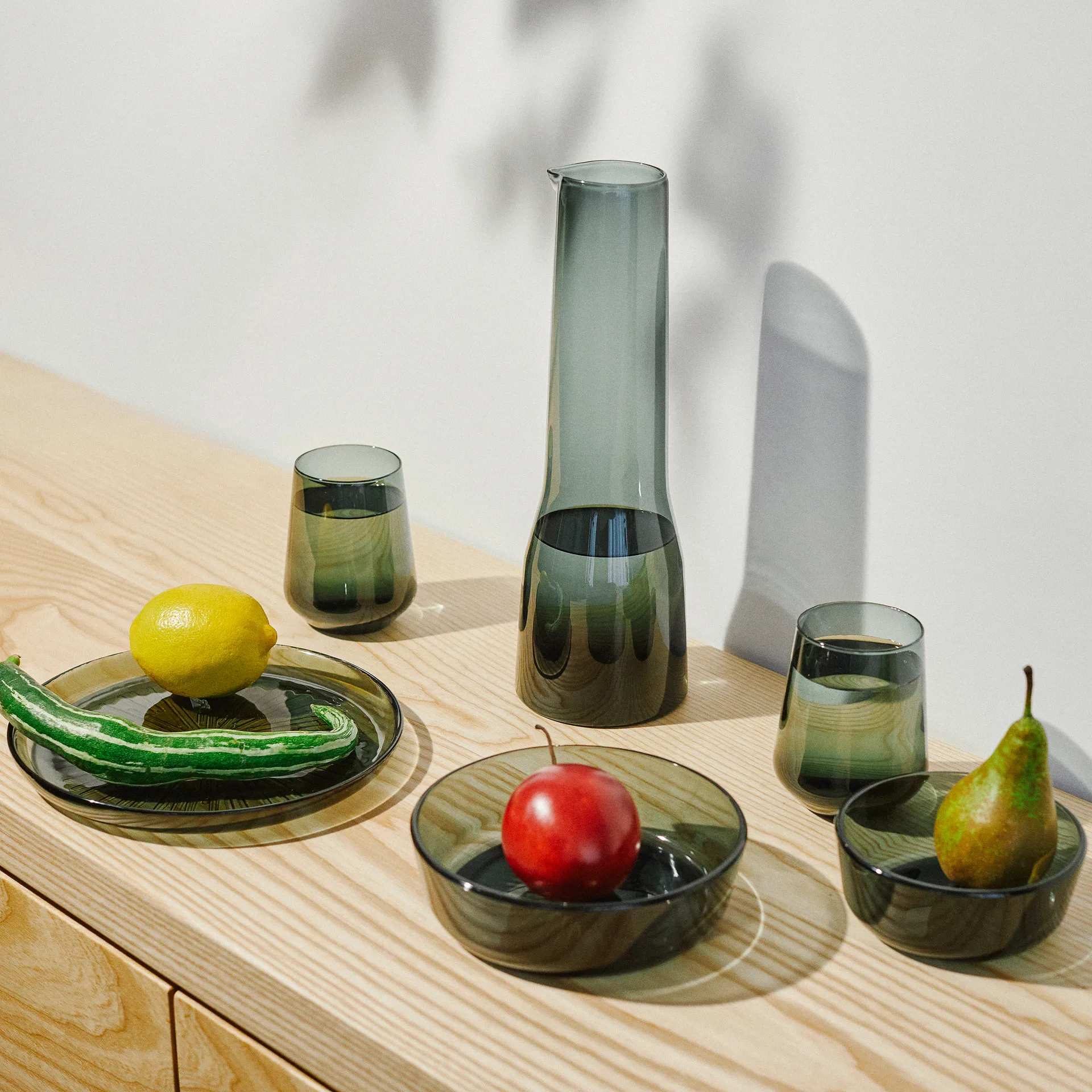 Essence bowl 69 cl, dark grey Iittala