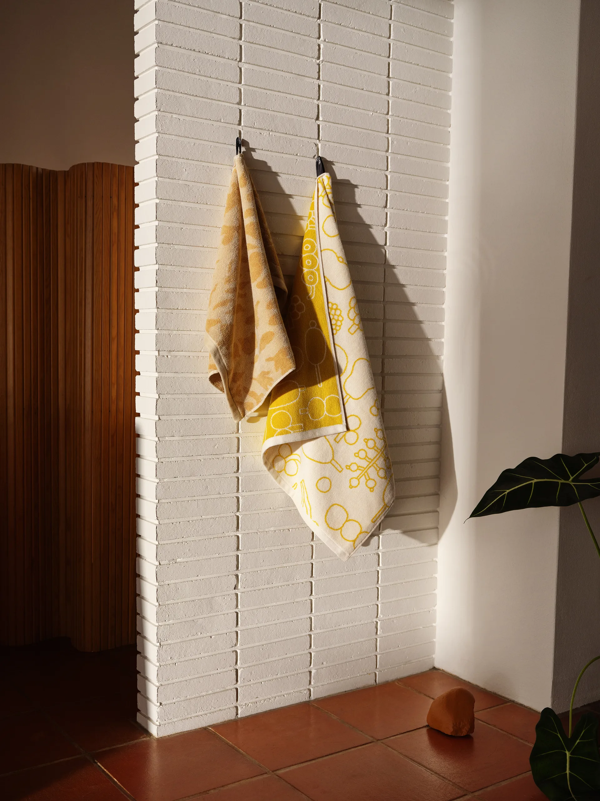 Oiva Toikka Frutta bath towel 70x140 cm, Yellow Iittala