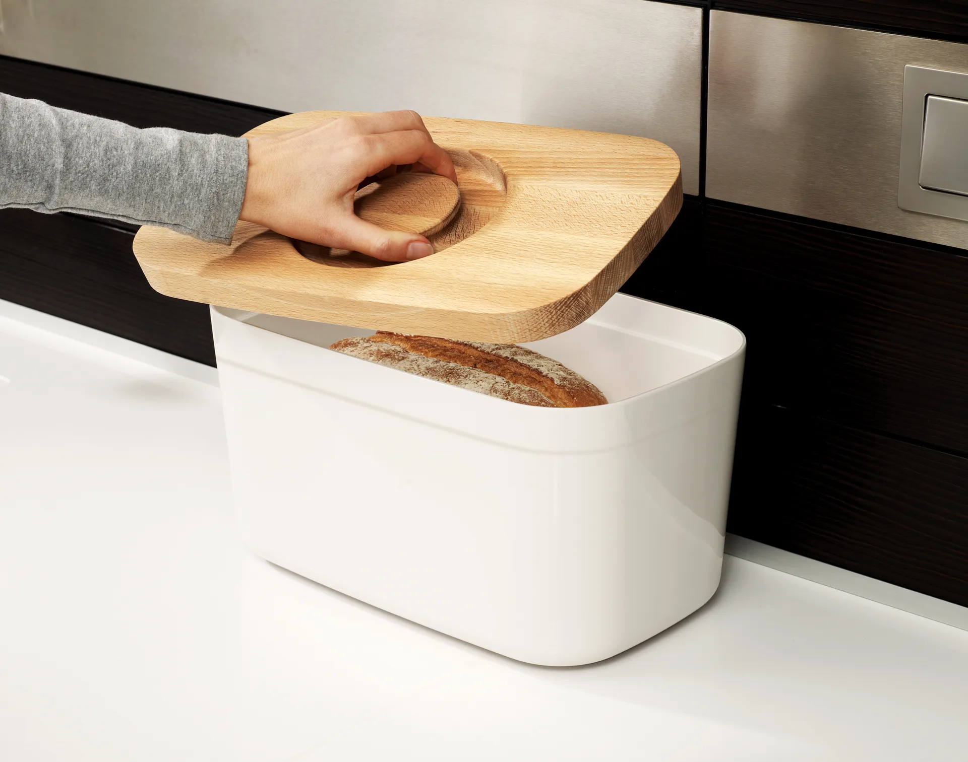 Joseph Joseph bread basket and cutting board, White Joseph Joseph