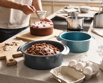 Nest Bake round baking pan 2-piece set - Blue - Joseph Joseph