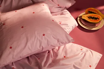 Daisy bedding set 150x210 cm - Pink-red - Juna