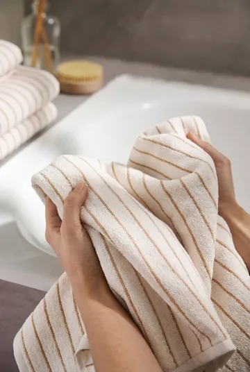 Soft towel - Off-white, 70x140 cm - Juna