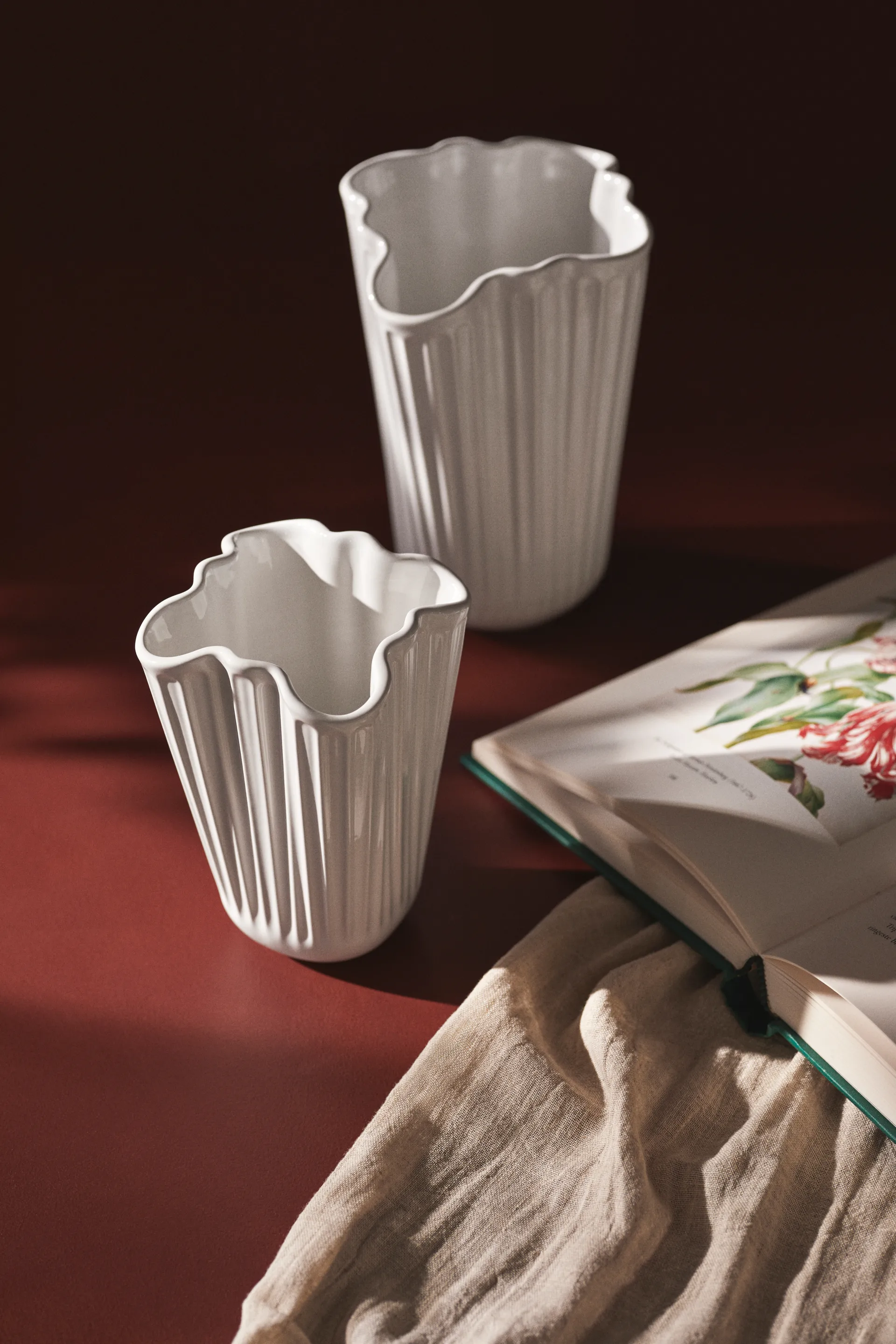 Hammershøi vase unfold, White, 20,5 cm Kähler