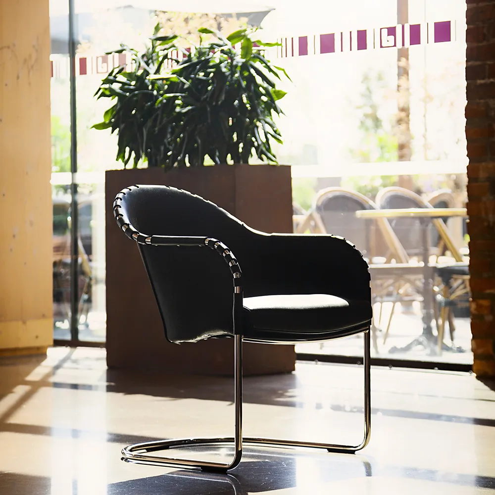 Ingo V.I.P armchair, Black 9110-chrome Källemo