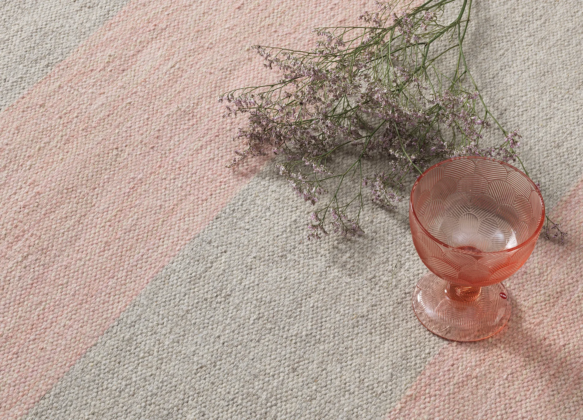 Allium Two Step rug, Powder, 200x300 cm Kateha