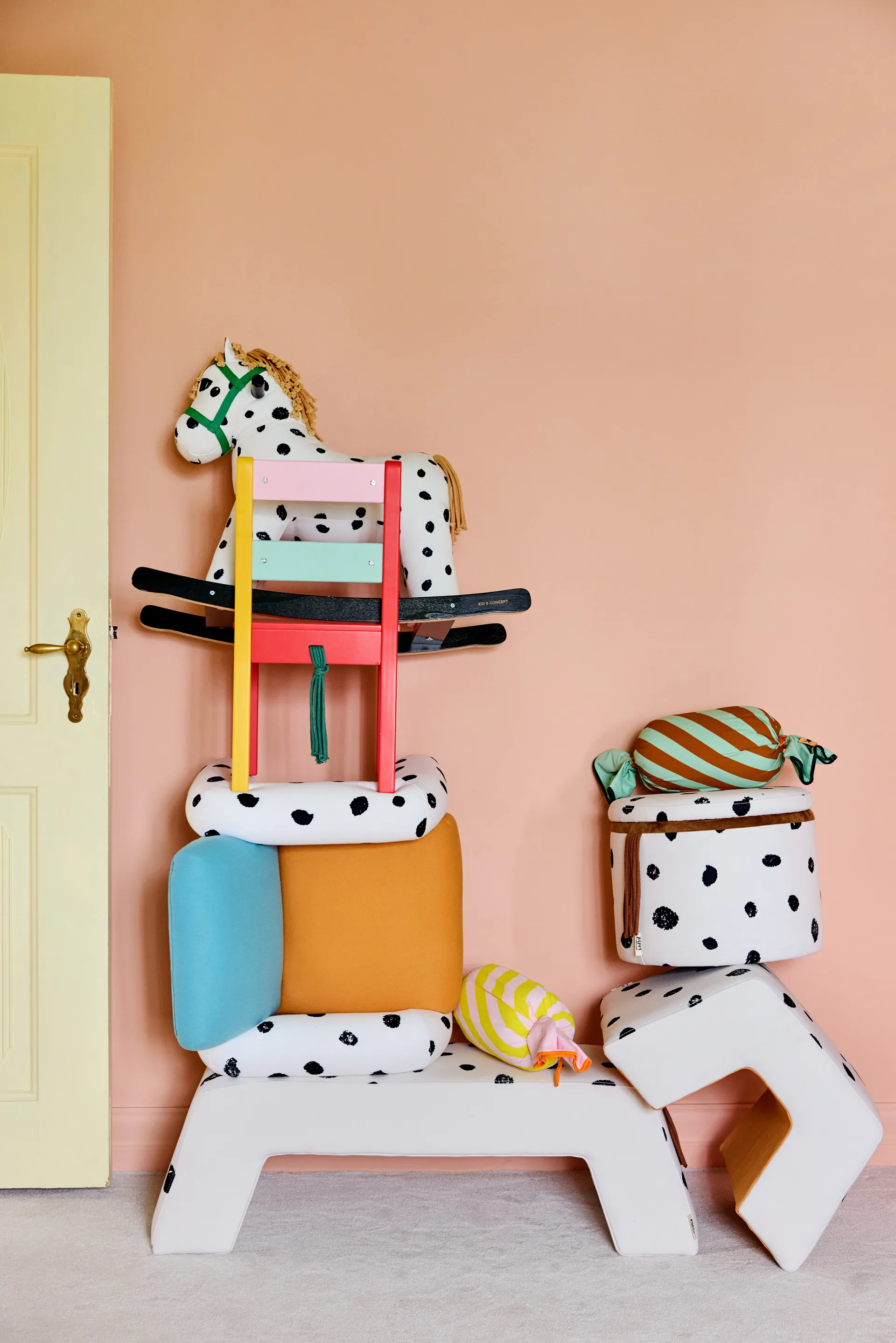 Pippi stool, White-orange Kid's Concept