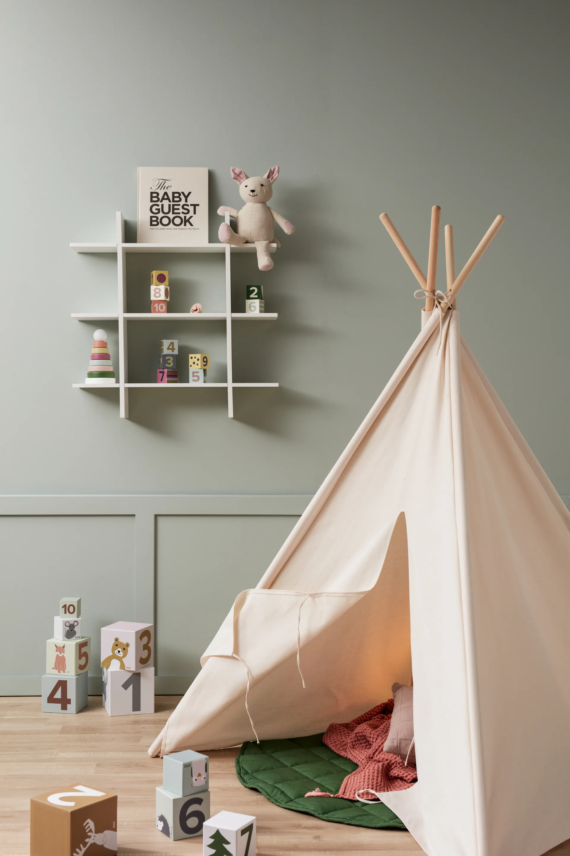 Star wall shelf 3 shelves, White Kid's Concept