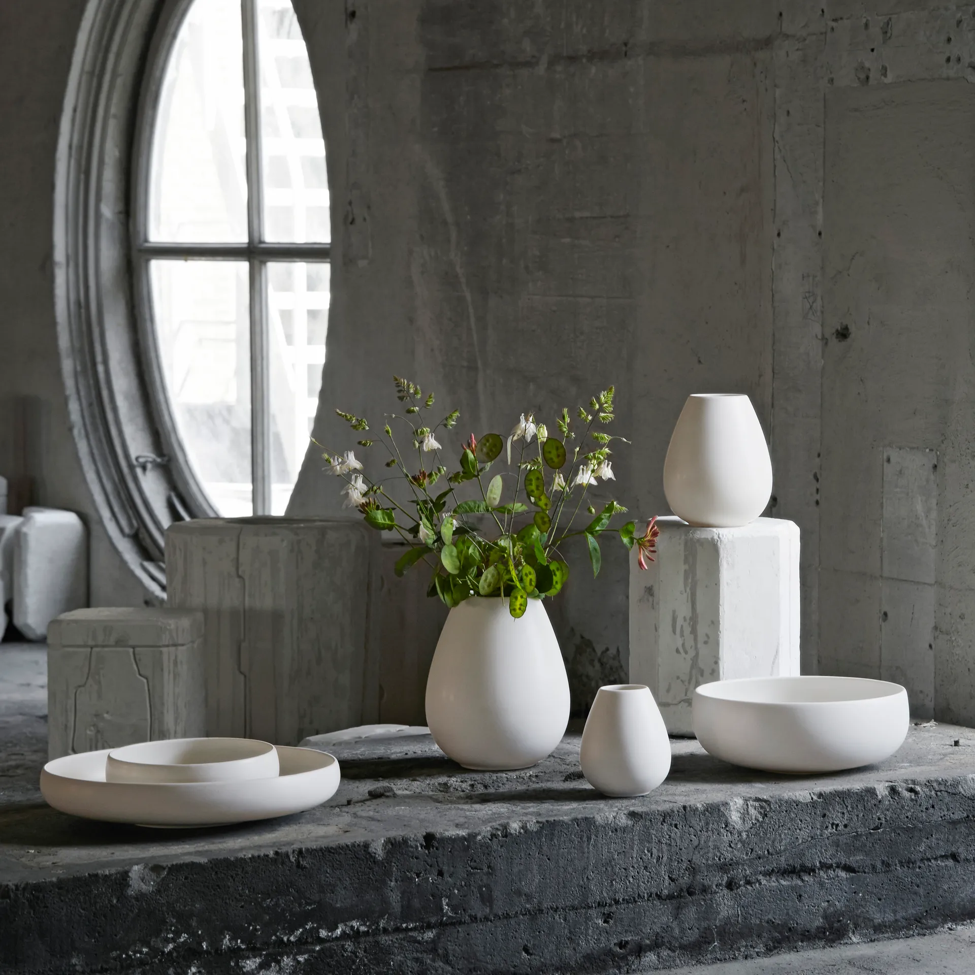 Earth bowl 30 cm, Lime stone white Knabstrup Keramik