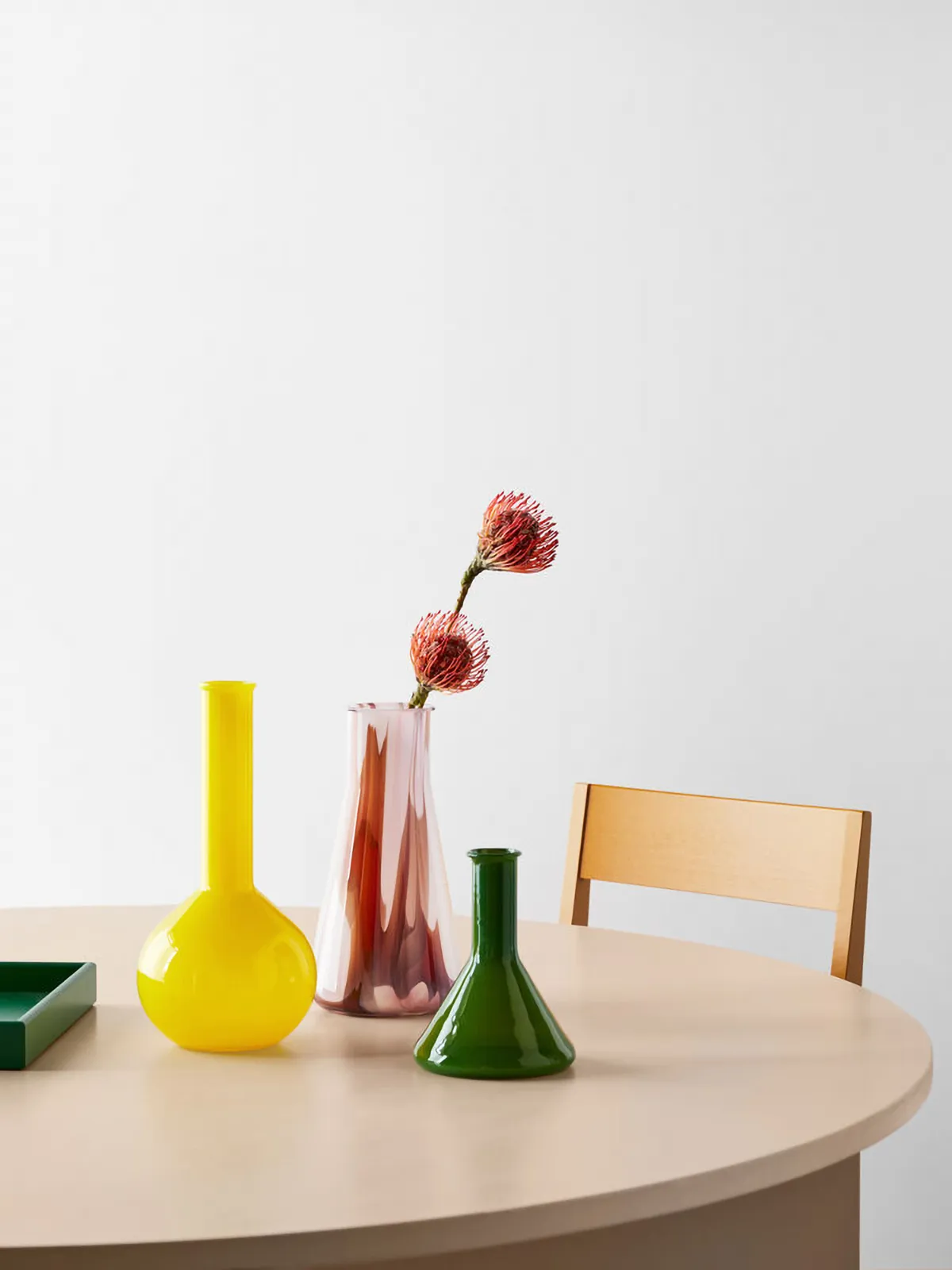 Lab Erlenmeyer vase 30.5 cm, Red-white-pink Kosta Boda