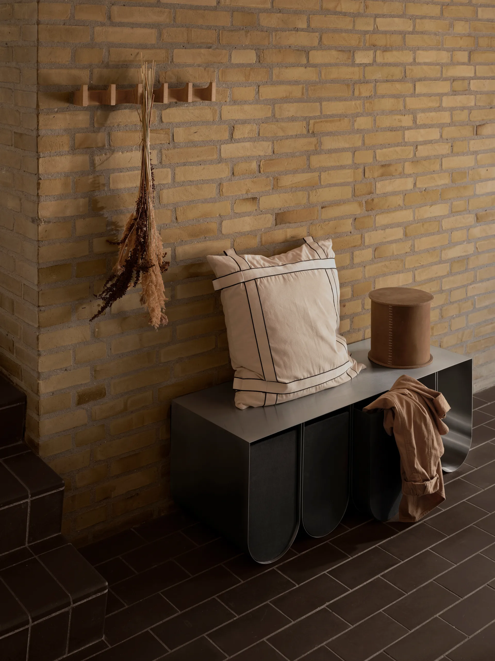 Column coat rack 49 cm, Light-oiled oak Kristina Dam Studio