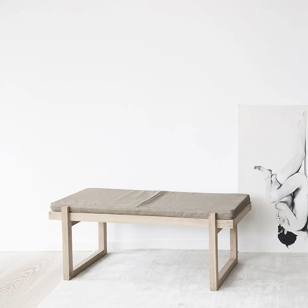 Minimal bench, Oak Kristina Dam Studio