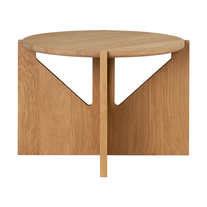 Simple coffee table Ø52 cm - Warm lacquered oak - Kristina Dam Studio