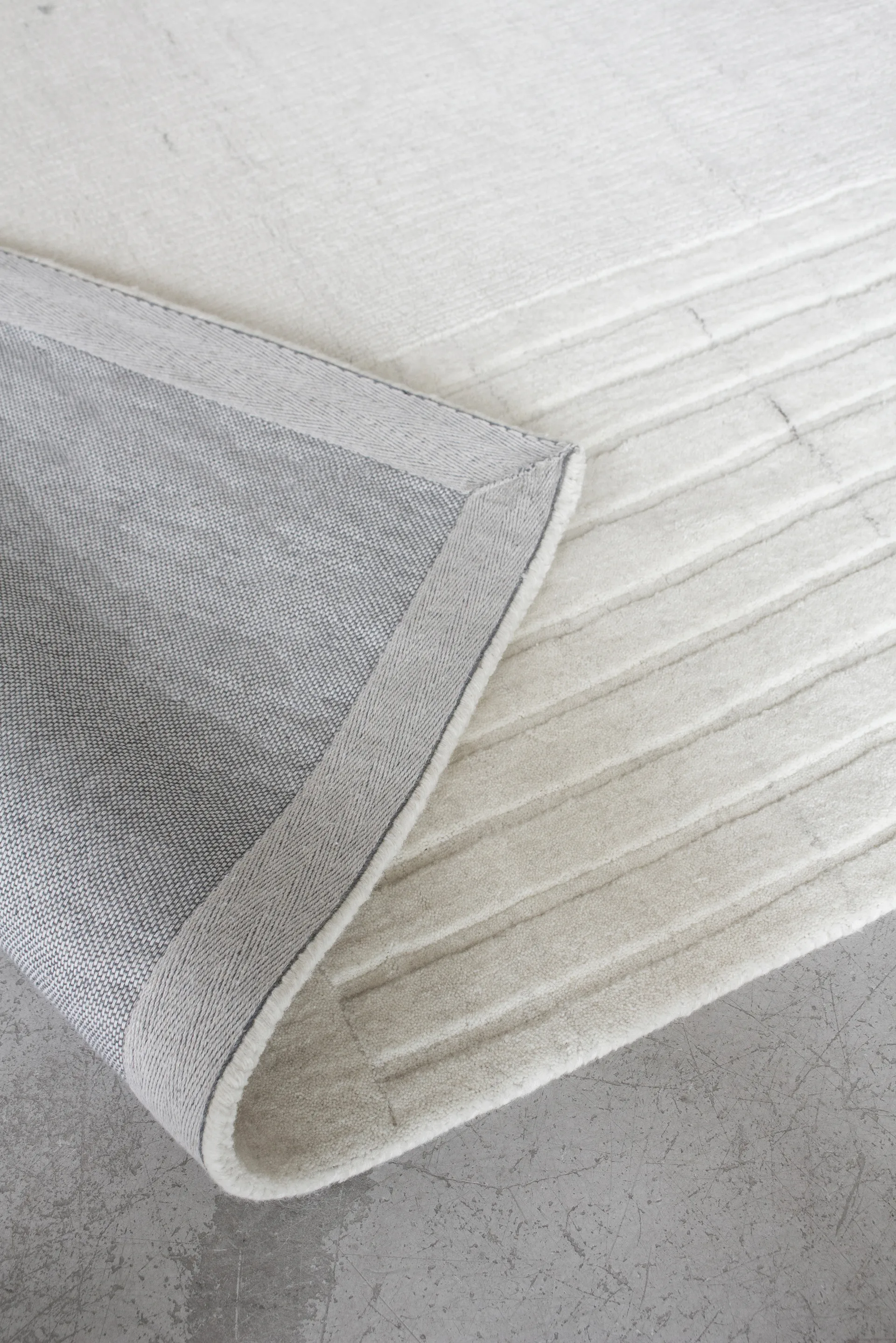 Circular wool carpet 220x350 cm, Bone white Layered