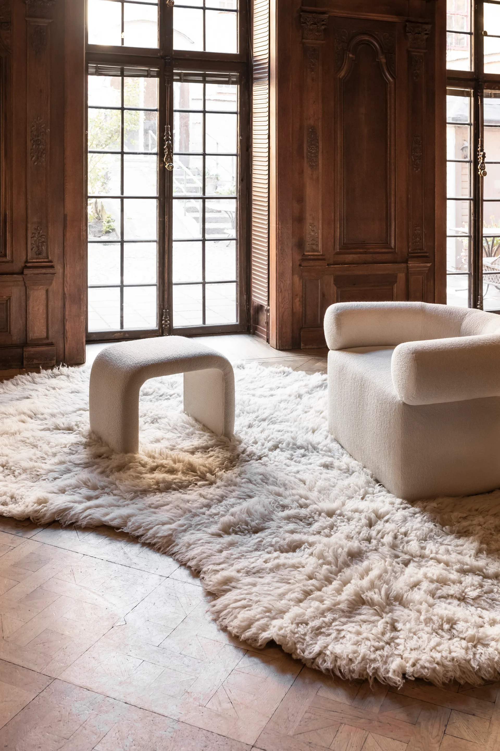 Residue Shaggy wool carpet, Bone White. 180x270 cm Layered