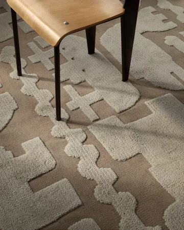 Stig Lindberg Gunnel wool carpet - Walnut brown. 180x270 cm - Layered