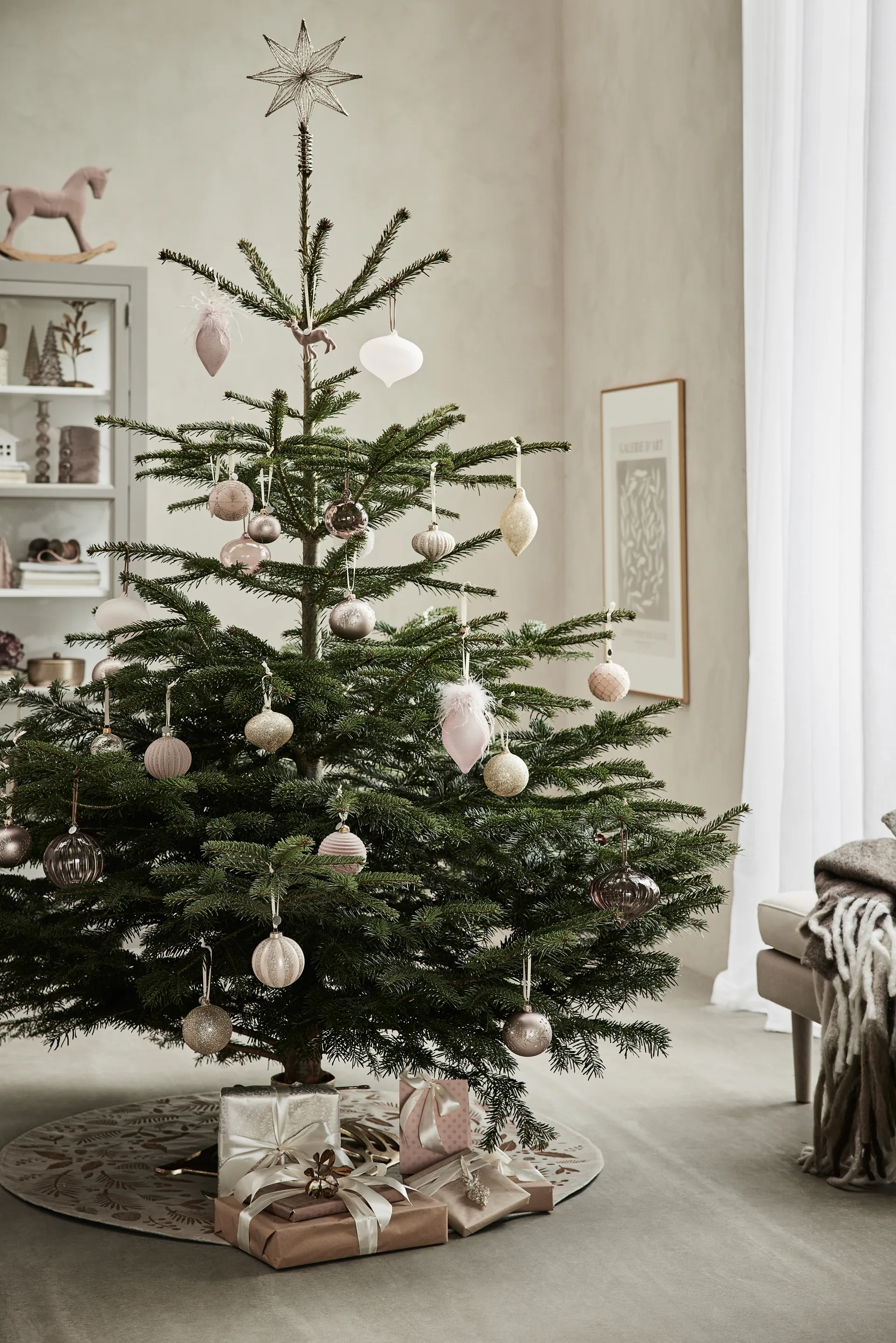 Glitteria bauble Ø10 cm, light gold Lene Bjerre