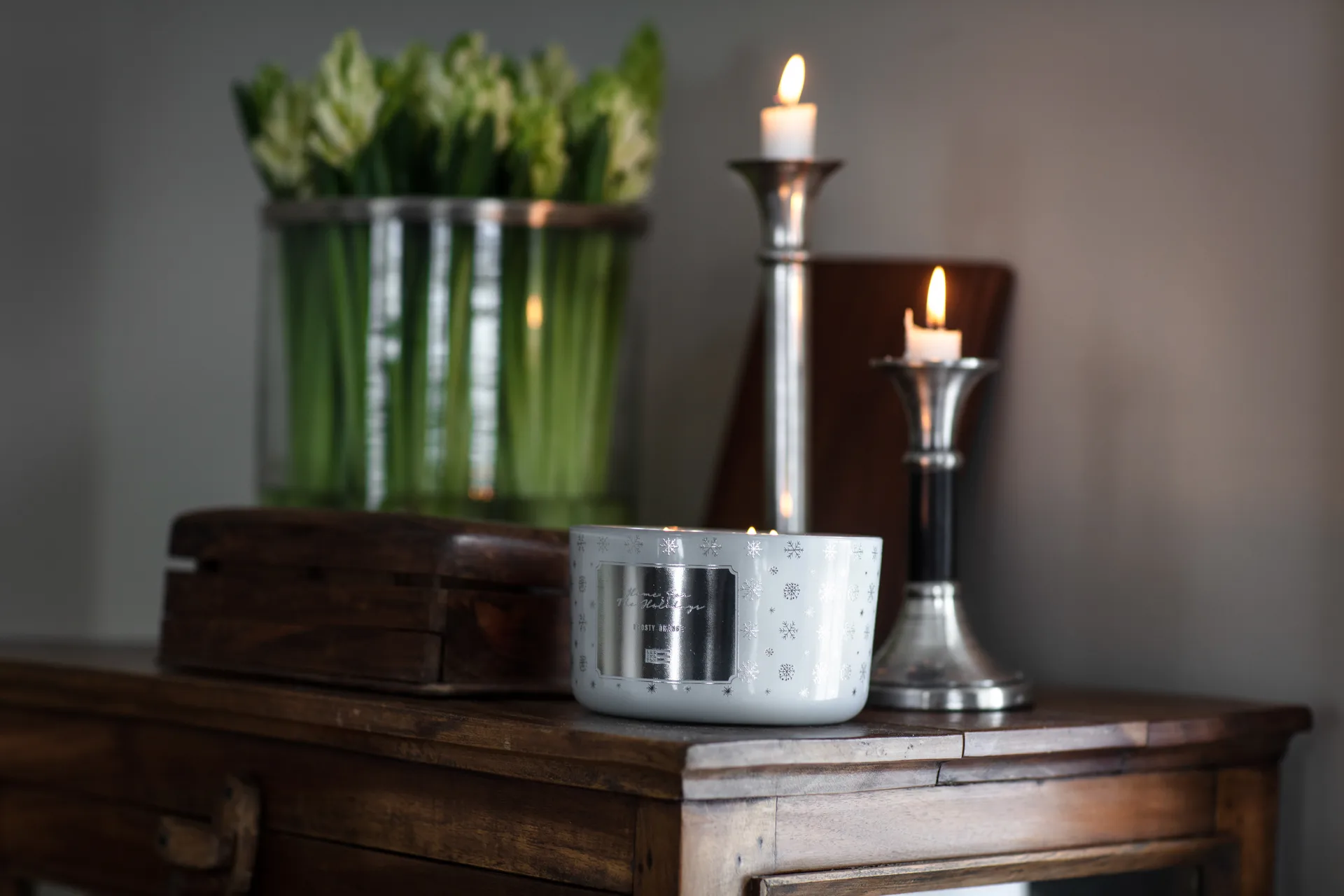 Frosty Orange scented candle, 30 hours Lexington