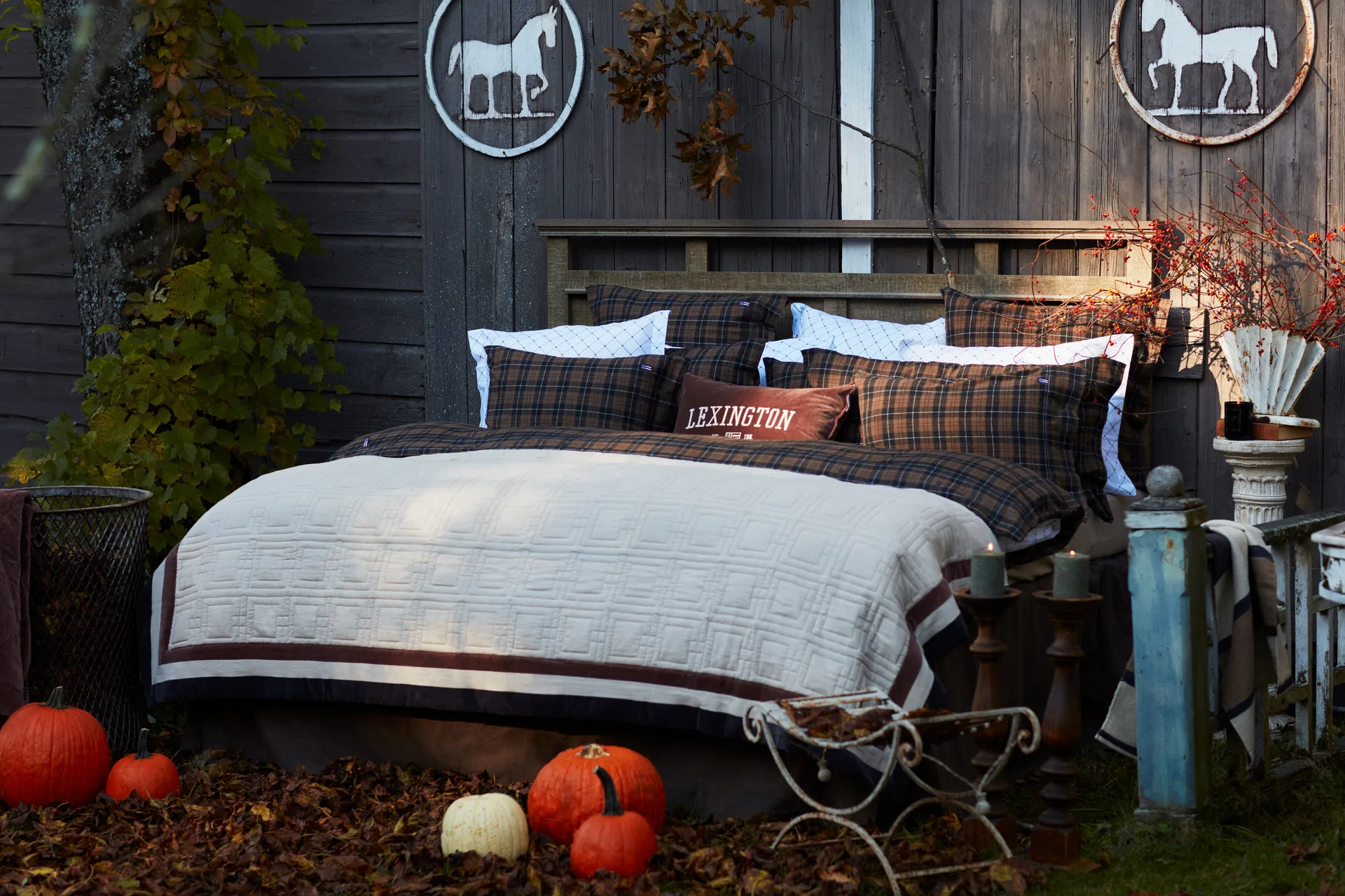 Graphic Quilted Organic Cotton bedspread 240x260 cm, Light beige-brown-dark grey Lexington