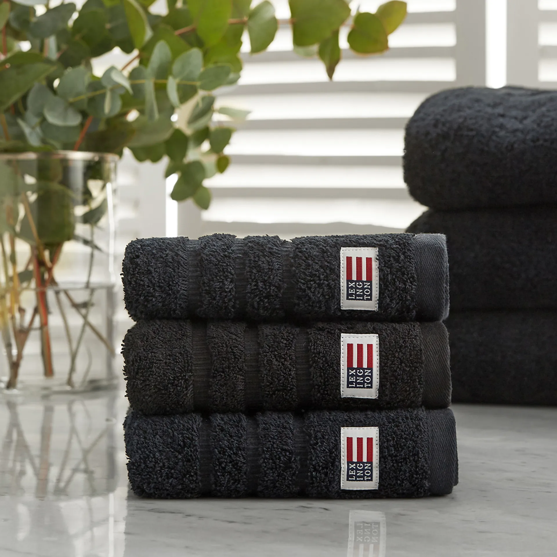 Icons Original towel 30x50 cm, black Lexington