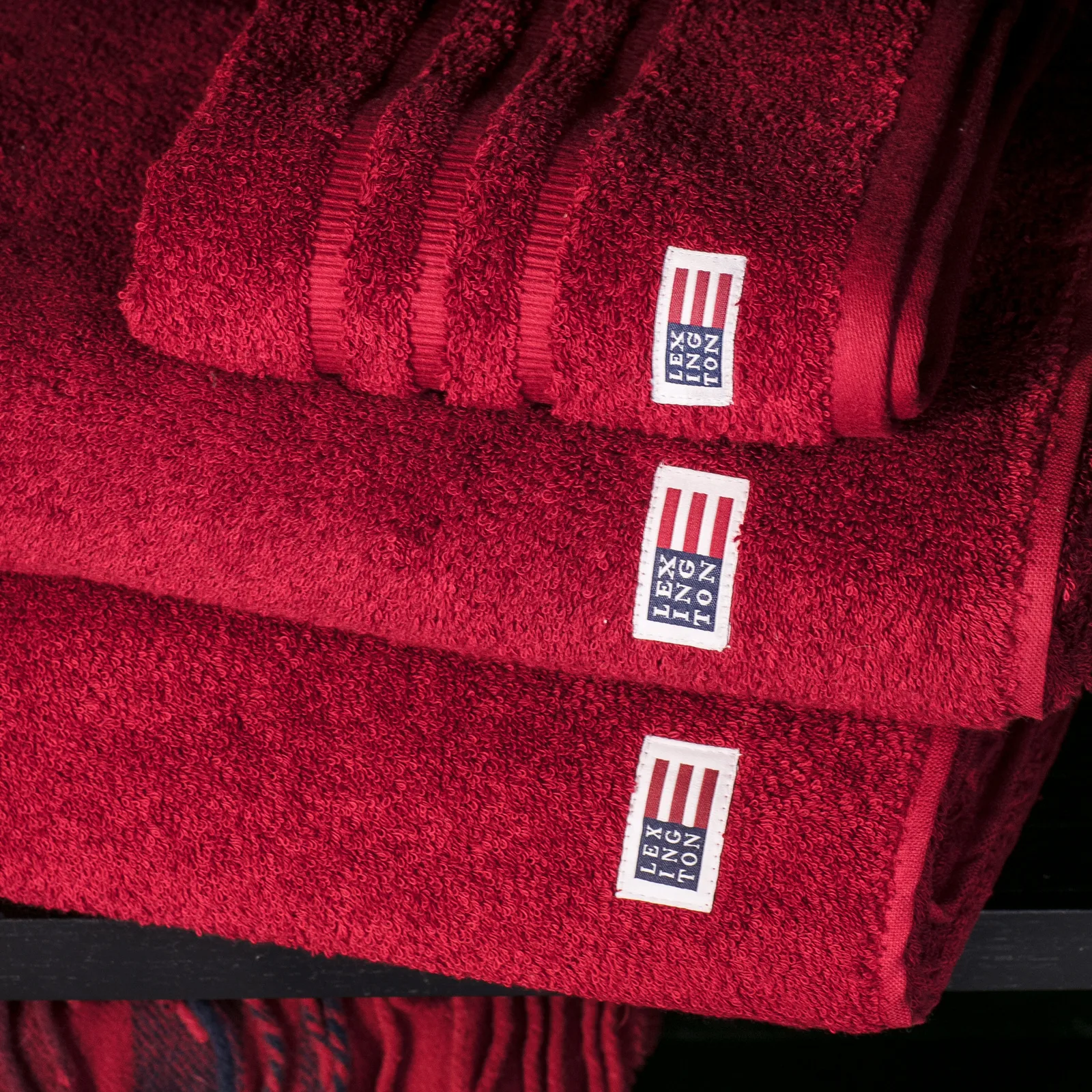 Icons Original towel 30x50 cm, red Lexington