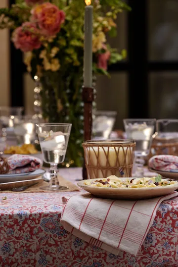 Printed Flowers Recycled Cotton tablecloth 150x250 cm - Coral - Lexington