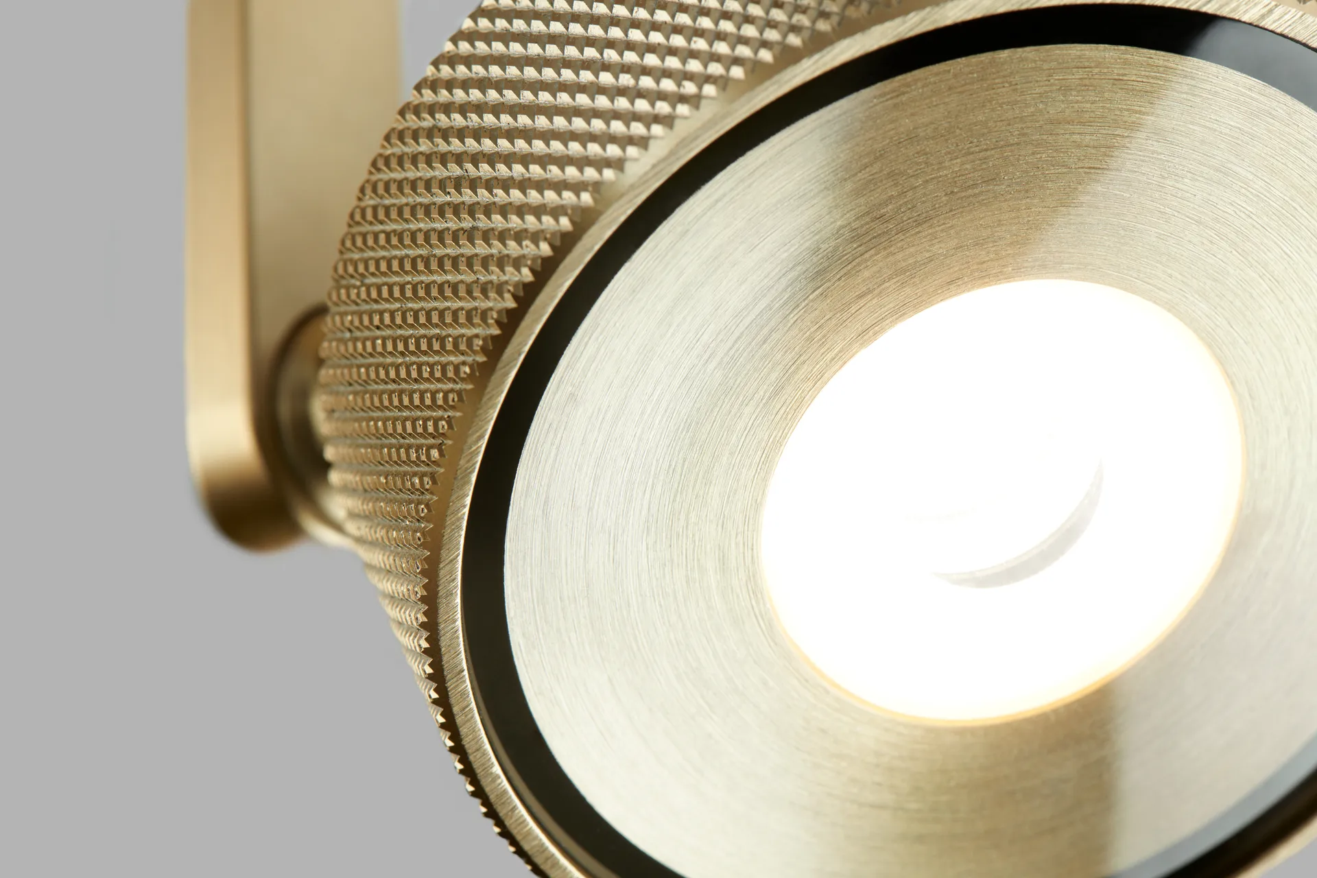 Cosmo C1 ceiling switch tune, Brass Light-Point