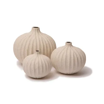 Bari vase - Sand white light deep line, M - Lindform