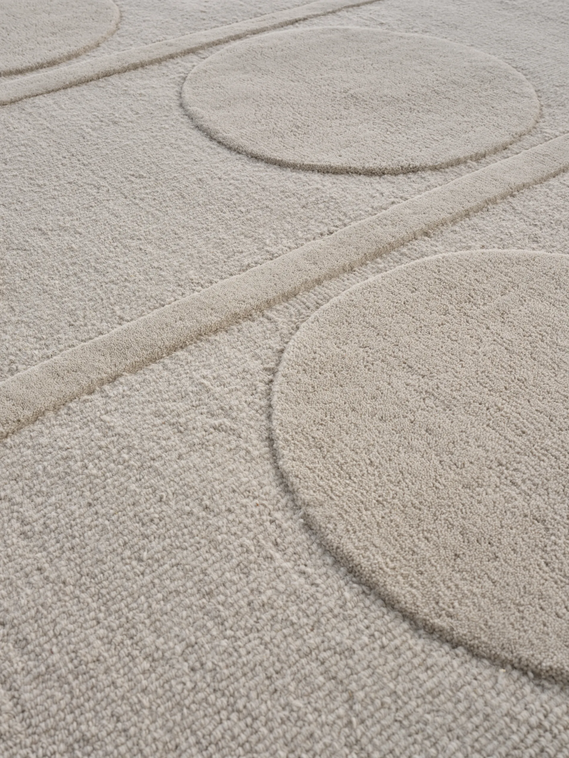 Orb Alliance wool carpet, Chalk. 250x350 cm Linie Design