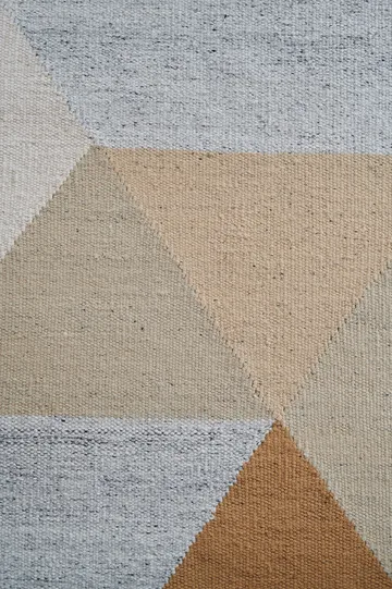 Snefrid rug - Mustard. 140x200 cm - Linie Design