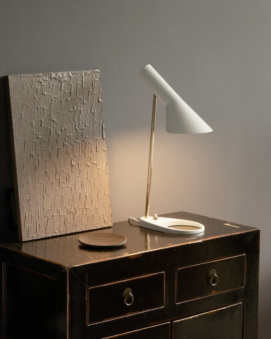 AJ Mini Anniversary edition table lamp, Matte white-pale rose Louis Poulsen