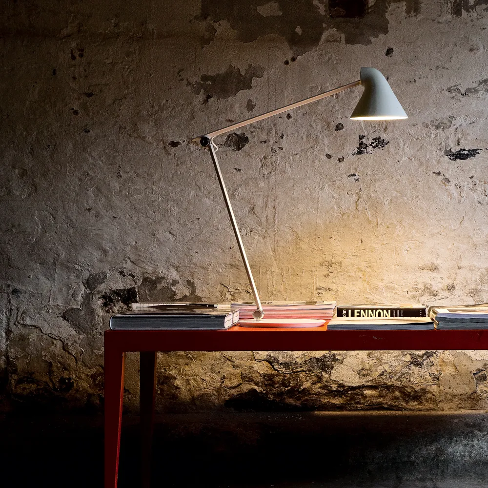 NJP desk lamp, Light grey, pin ø10 cm, 3000k Louis Poulsen