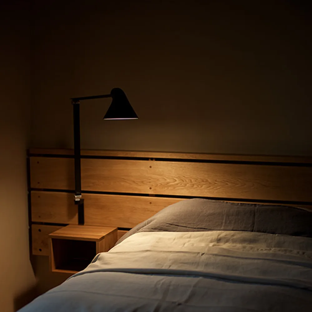 NJP wall lamp, White, long arm, LED, 3000k Louis Poulsen