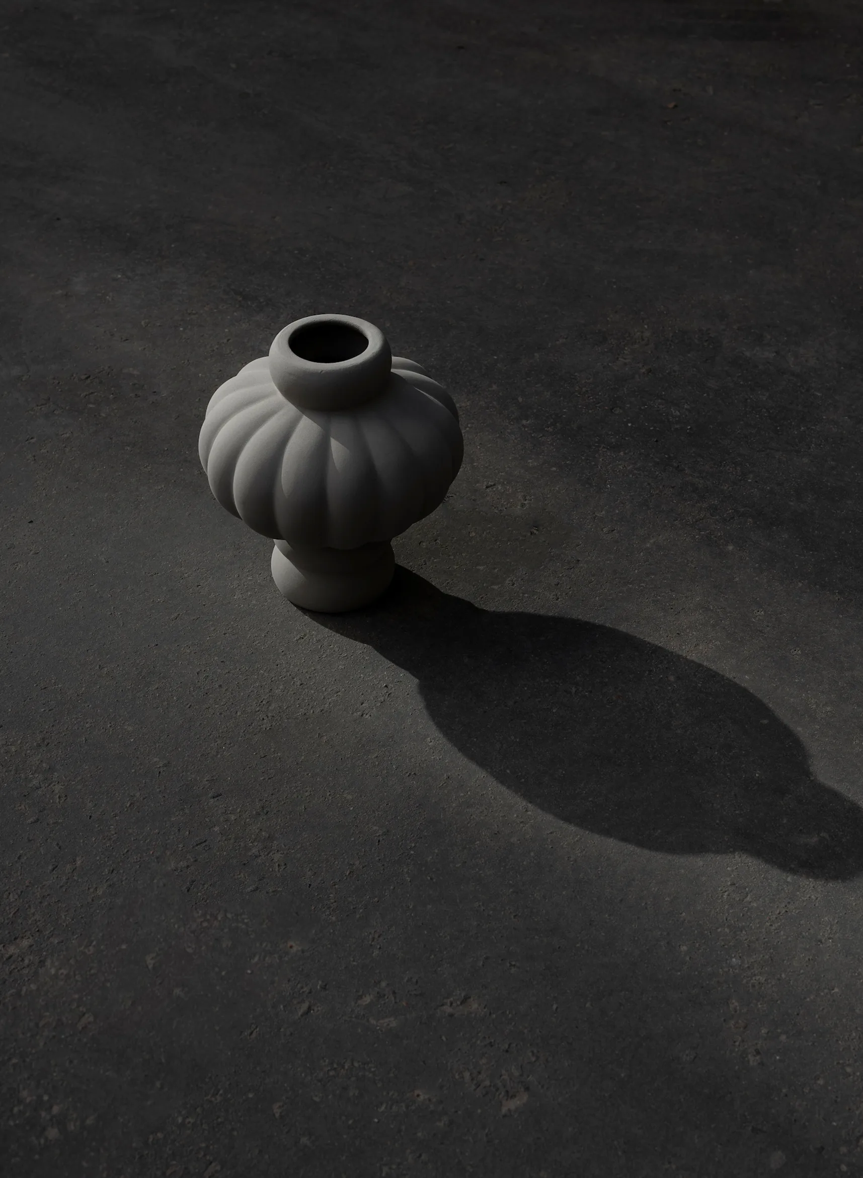 Balloon vase 20 cm, Sanded Grey Louise Roe