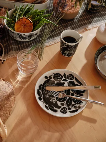 Karhuemo mug 2.5 dl - White-dark green - Marimekko