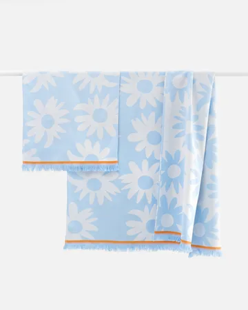 Rakastaa ei rakasta hammam bath towel 91x165 cm - Orange-Off-white-light blue - Marimekko