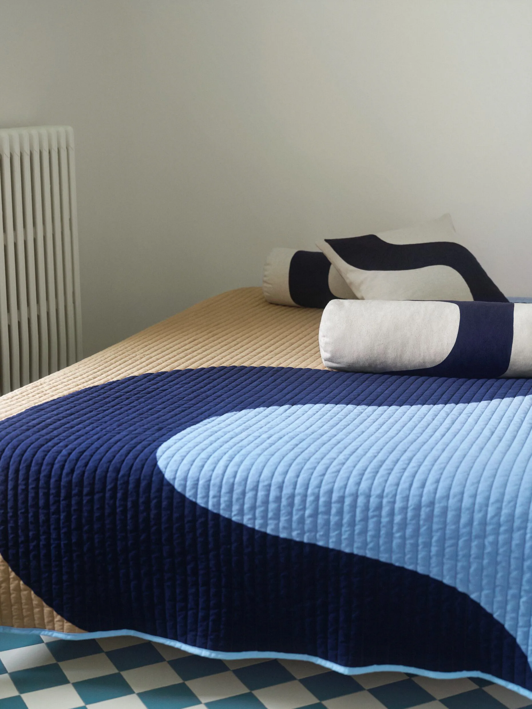Seireeni cylinder cushion 54 cm, Linen-dark blue Marimekko