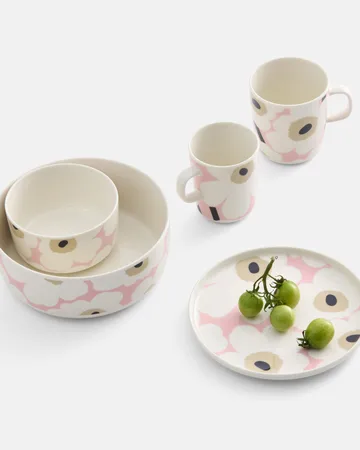 Unikko bowl 1.5 L - Off white-pink-sand-charcoal - Marimekko