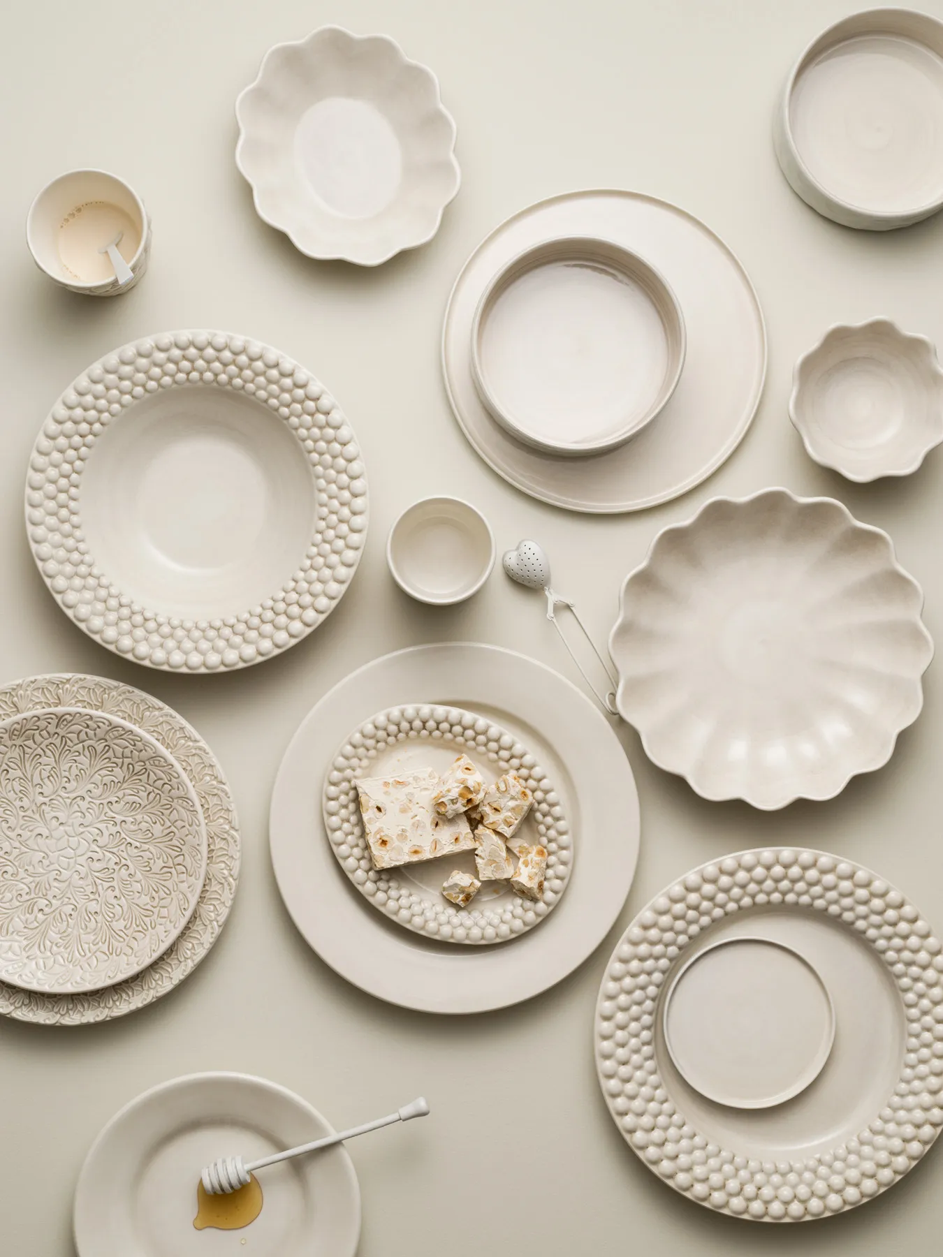 Bubbles soup plate 25 cm, White Mateus