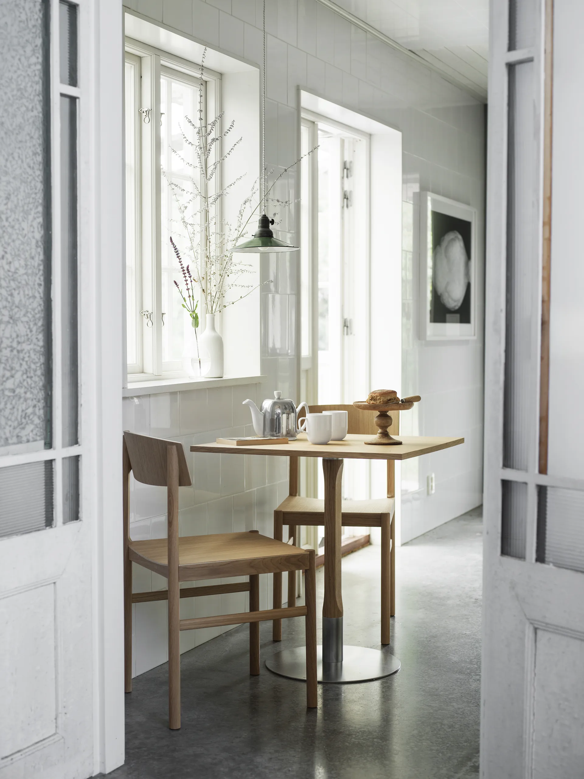 Rod chair, White pigmented matte lacquered oak Mavis