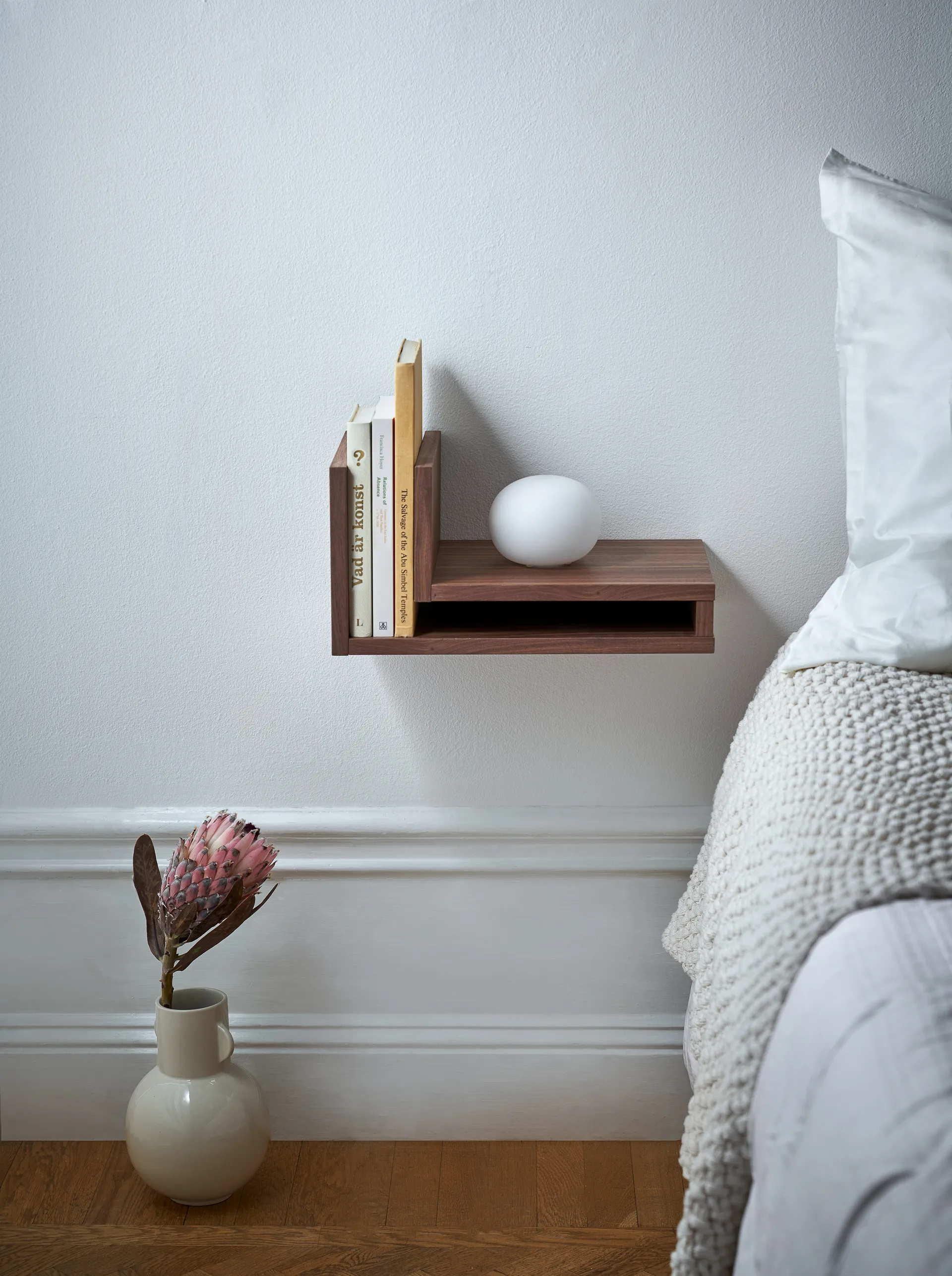 F-shelf wall shelf walnut, shelf - right Maze