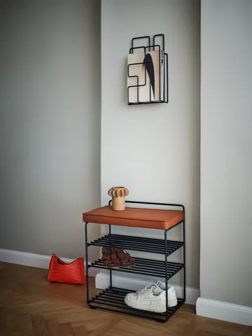 Lower East Seat shelf-stool 50x28x58 cm - Black-cognac leather - Maze