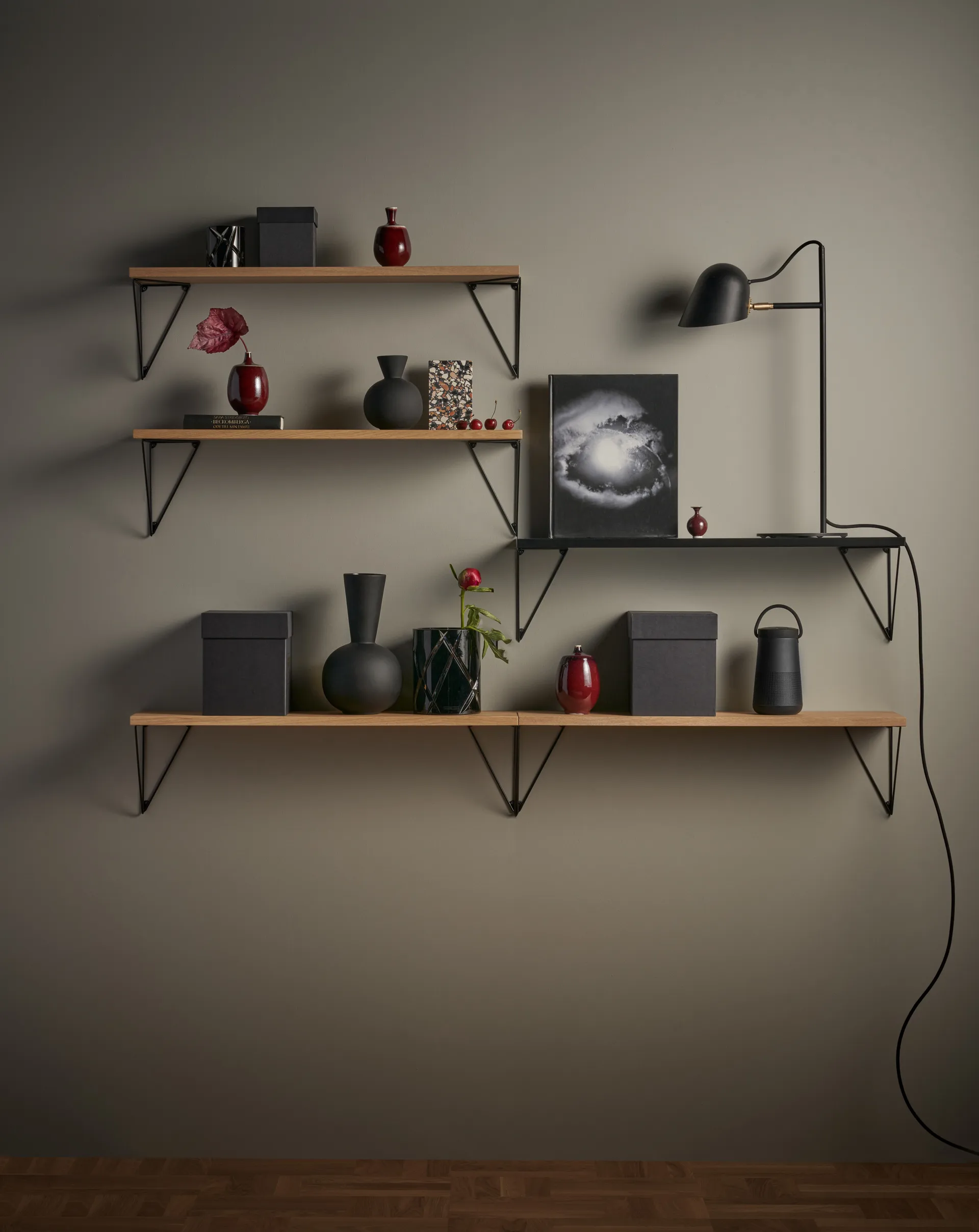 Pythagoras shelf, oak Maze