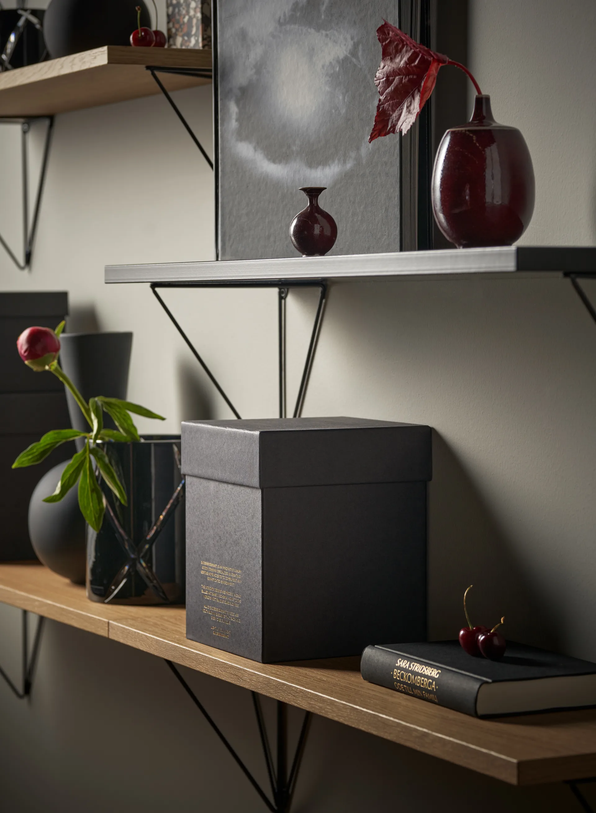 Pythagoras shelf, oak Maze