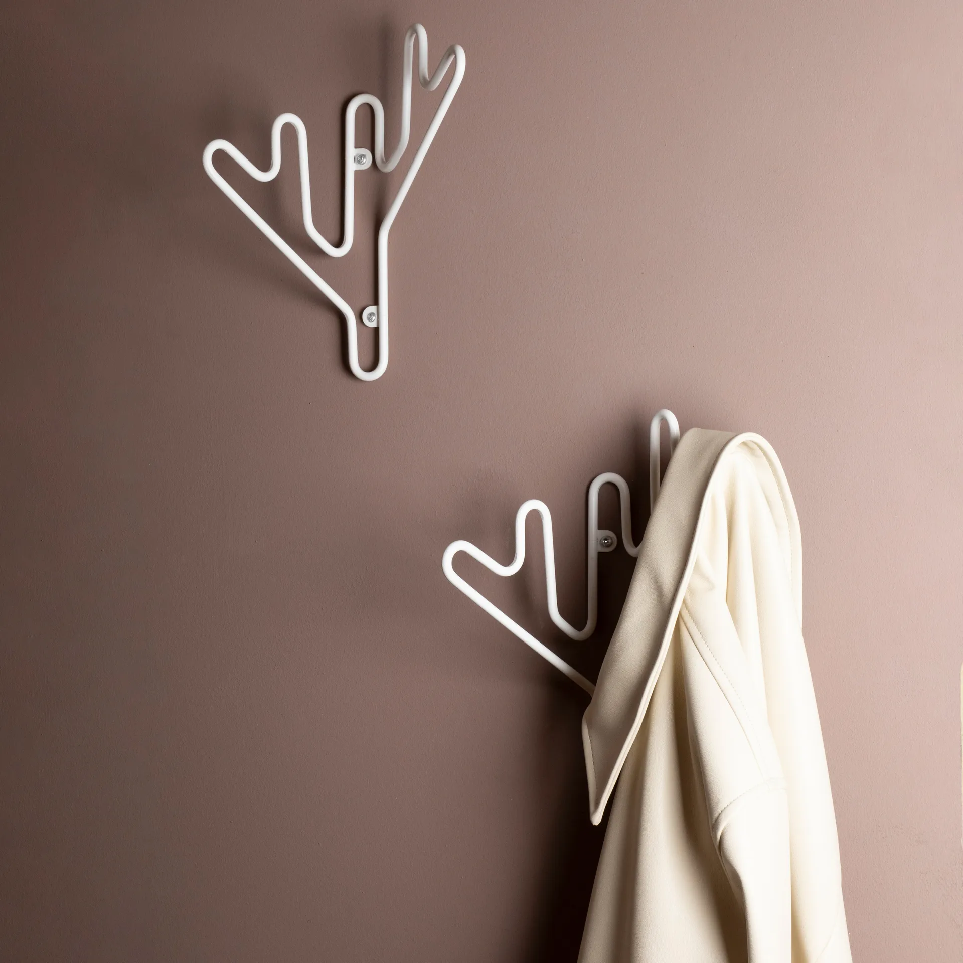Twig coat hanger, white Maze