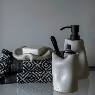 By Hand toothbrush holder - light grey - Mette Ditmer