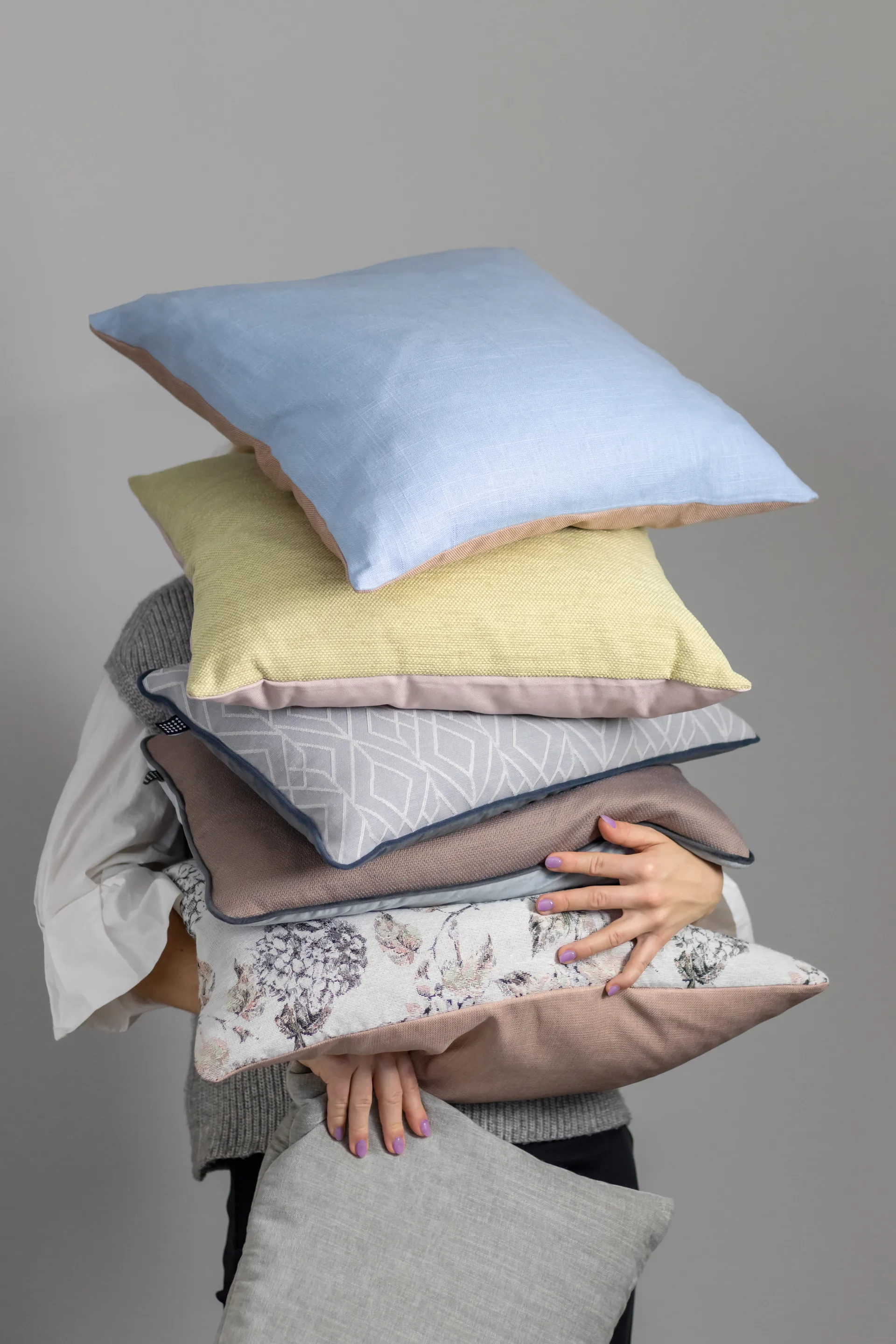 Hydrangea cushion 40x60 cm, Off-white-peach Mette Ditmer
