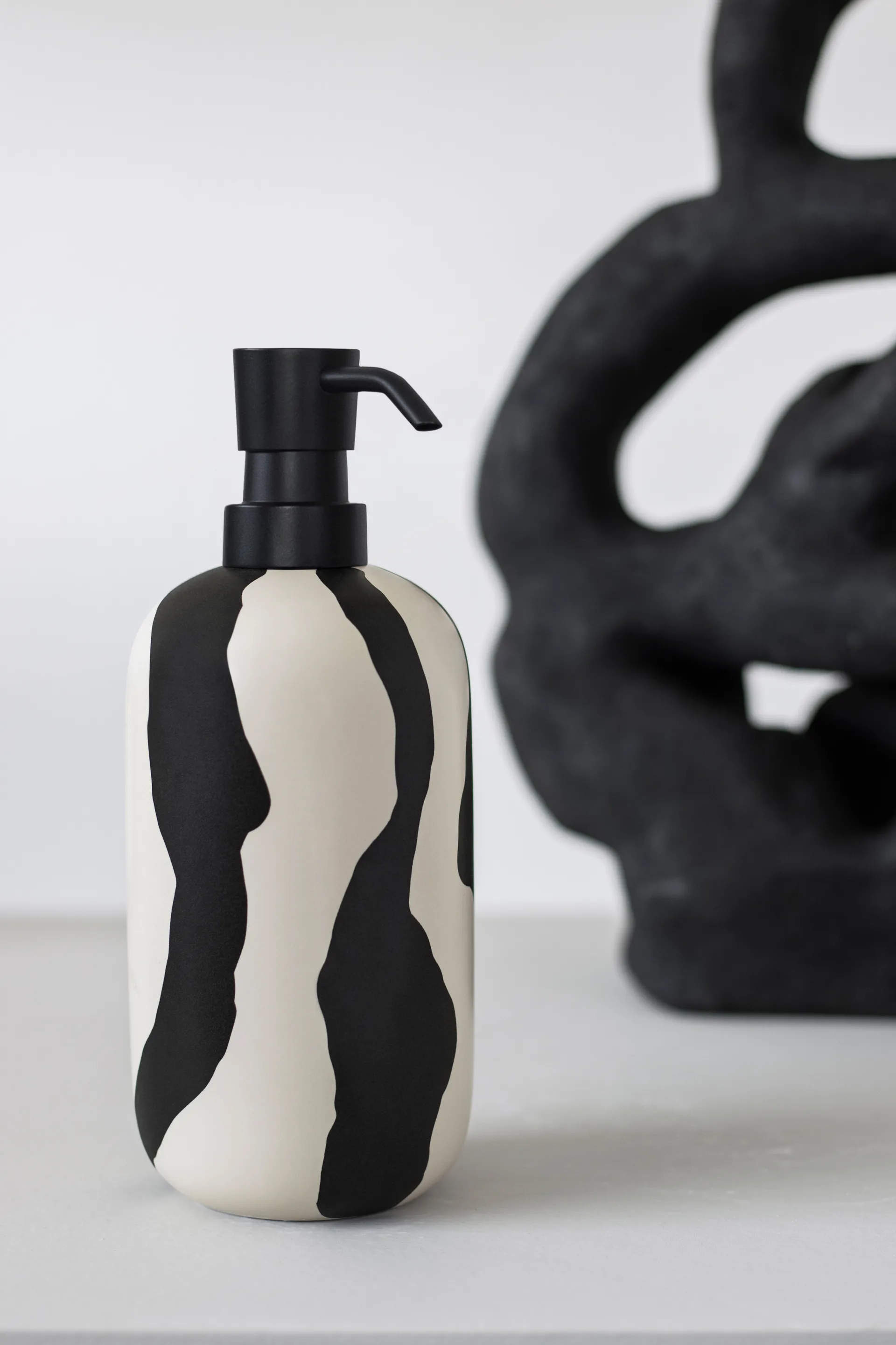 Icon soap dispenser high, Off-white Mette Ditmer
