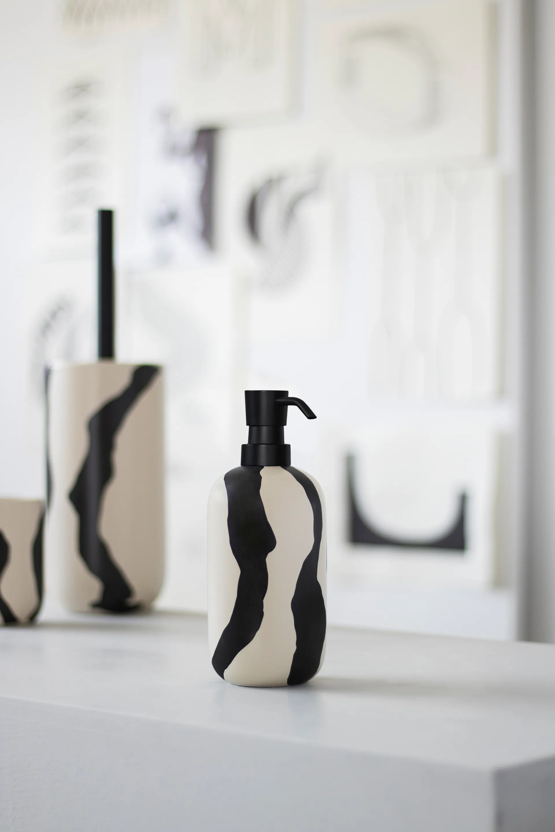 Icon soap dispenser high, Off-white Mette Ditmer
